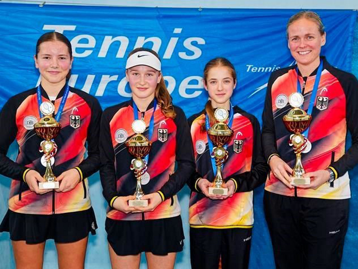 U14 Juniorinnen gewinnen Silber (v.l.n.r. Ida Wobker, Sophie Triquart, Viktorija Cesonyte, Anna-Lena Herzgerodt)