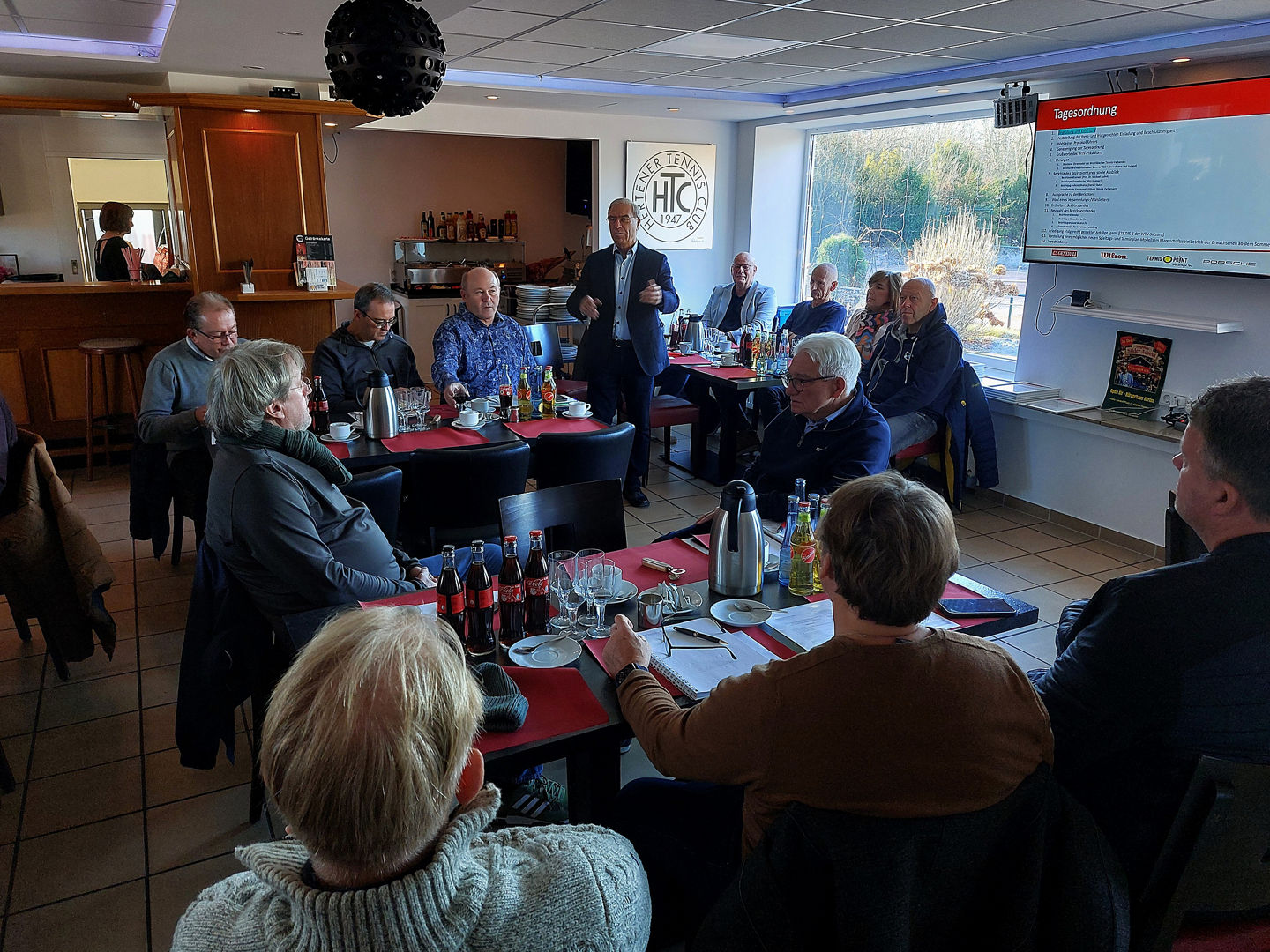 Bezirksversammlung im Clubheim des Hertener TC