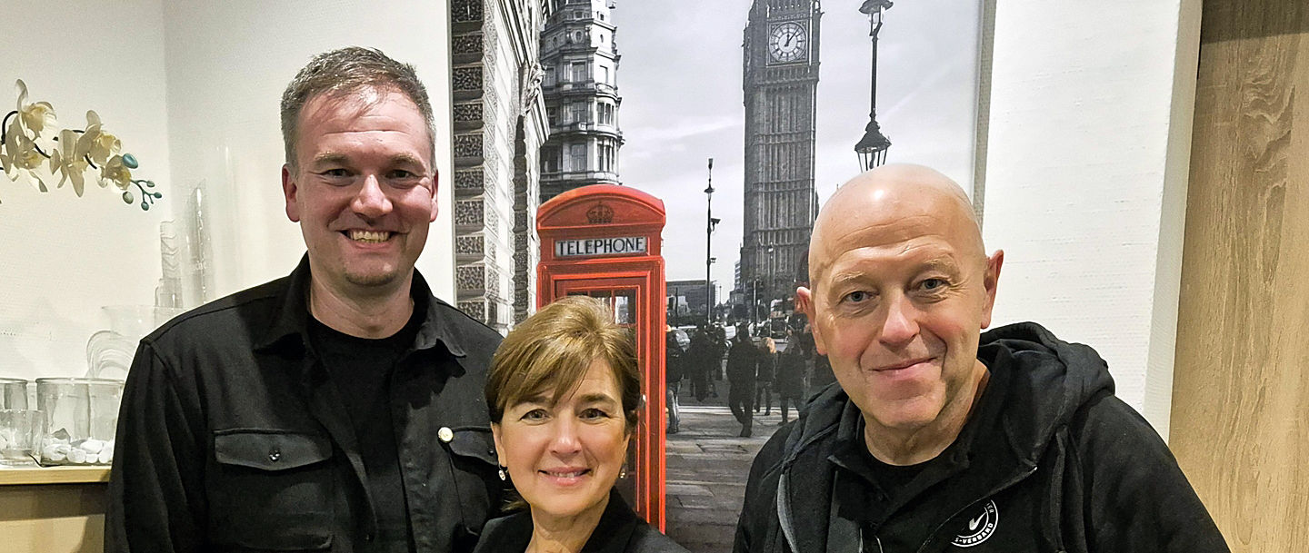 Daniel Stuke, die neue Bezirksvorsitzende Nicole Wilhelmus-Zschernack und Jörg Kemper