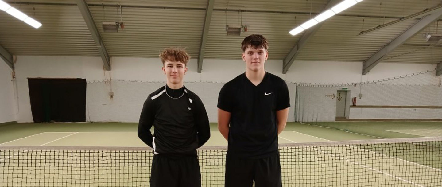 U21m Hauptrunde Jonte links und Tom