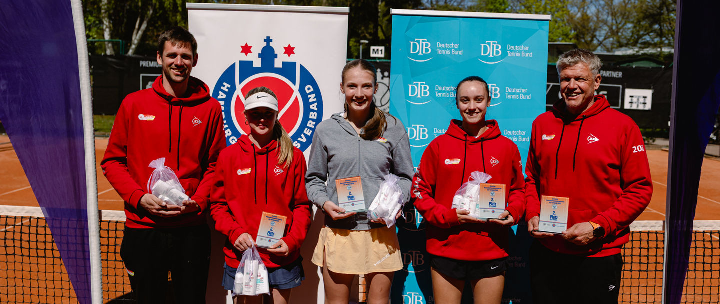 Kevin Kaczynski, Finnja Isbruch, Chiara Heine und Michael Schmidtmann auf dem Siegerfoto der Deutschen Mannschaftsmeisterschaften der Verbände U15 2026