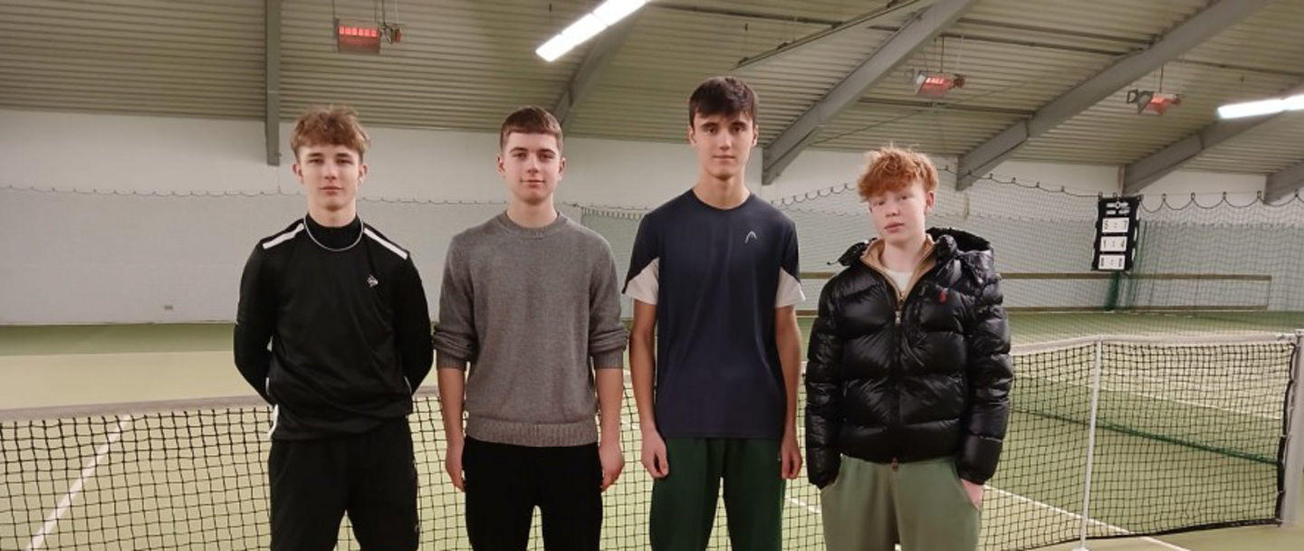 U18m Hauptrunde Jonte als Sieger links, dann Anton, die Dritten, Lasse und Peter