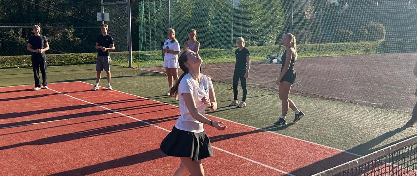 Warmup vor der Tenniseinheit.