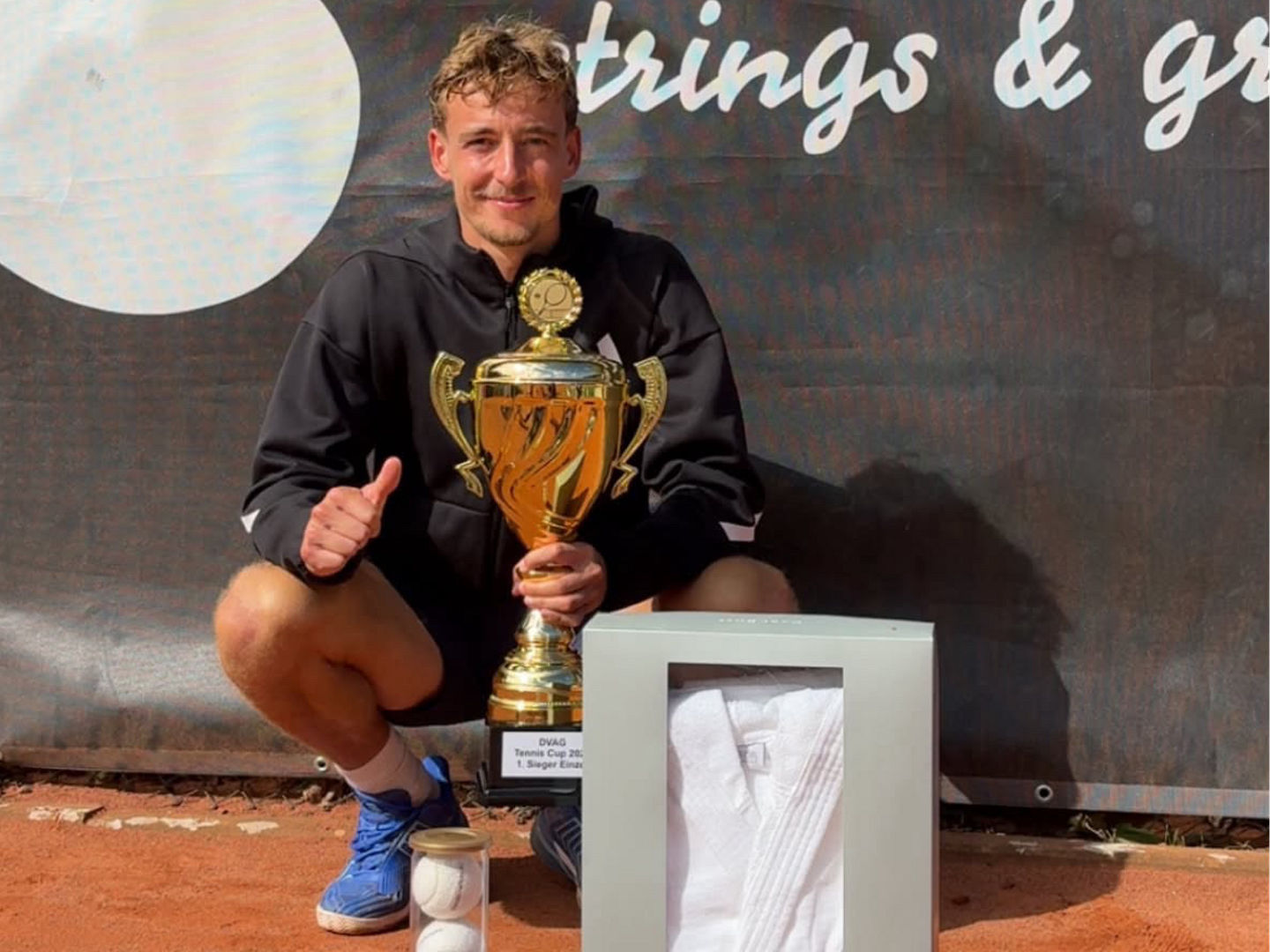 Adrian Oetzbach bei Titelgewinn in Meerbusch 2026