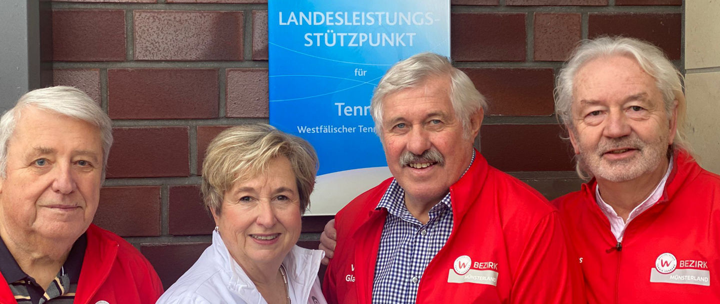 Der Vorstand des Tennisbezirks Münsterland (v.l.): Heinz Rüschoff (Koordinator Breitensport), Barbara Niemeyer (Vorsitzende); Wilfried Glasmeier (Koordinator Sport, Herren); Jürgen Kemper (Koordinator Jugend); nicht auf dem Foto: Julia Niemeyer (stellvertretende Koordinatorin Sport, Damen)