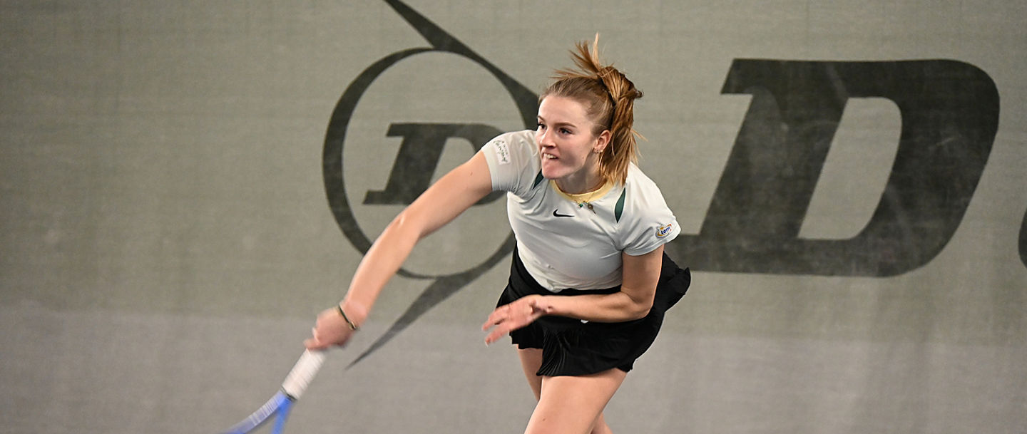 Martyna Kubka beim Spiel in Leimen mit Schläger in der Hand