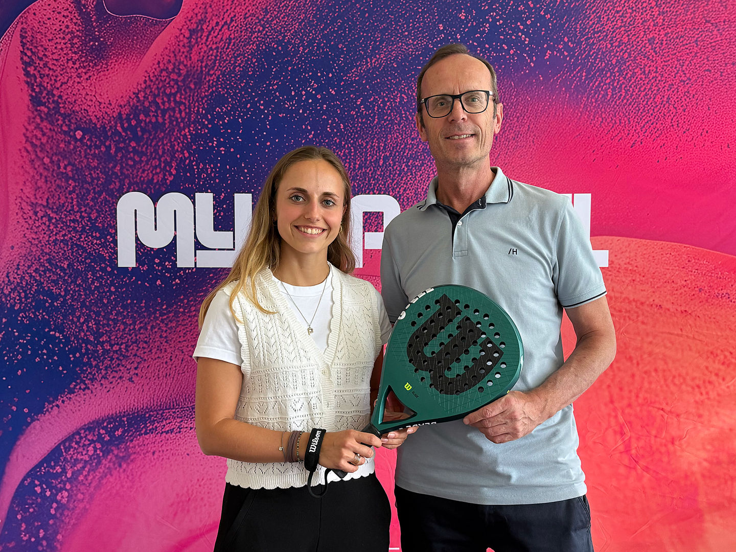 DTB-Vorstand Peter Mayer mit Pia Geißler, Brand Collaboration & Partnership Manager, Seeberger. 