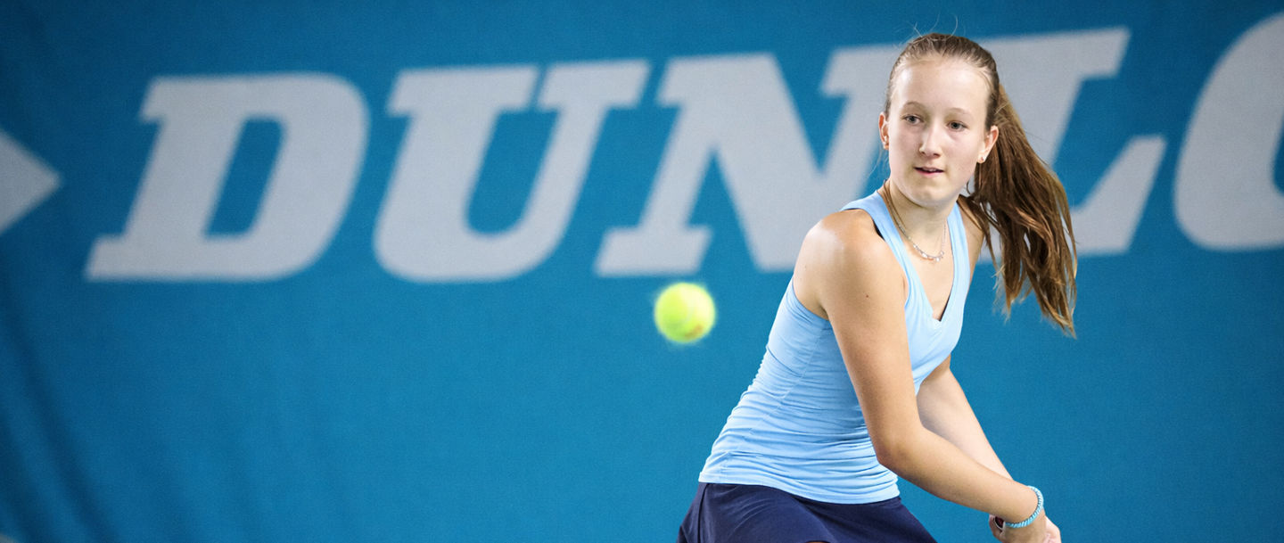 Lisanne Maß (Bayer Wuppertal) spielt im U18-Wettbewerb der Juniorinnen um den Einzug ins Endspiel.