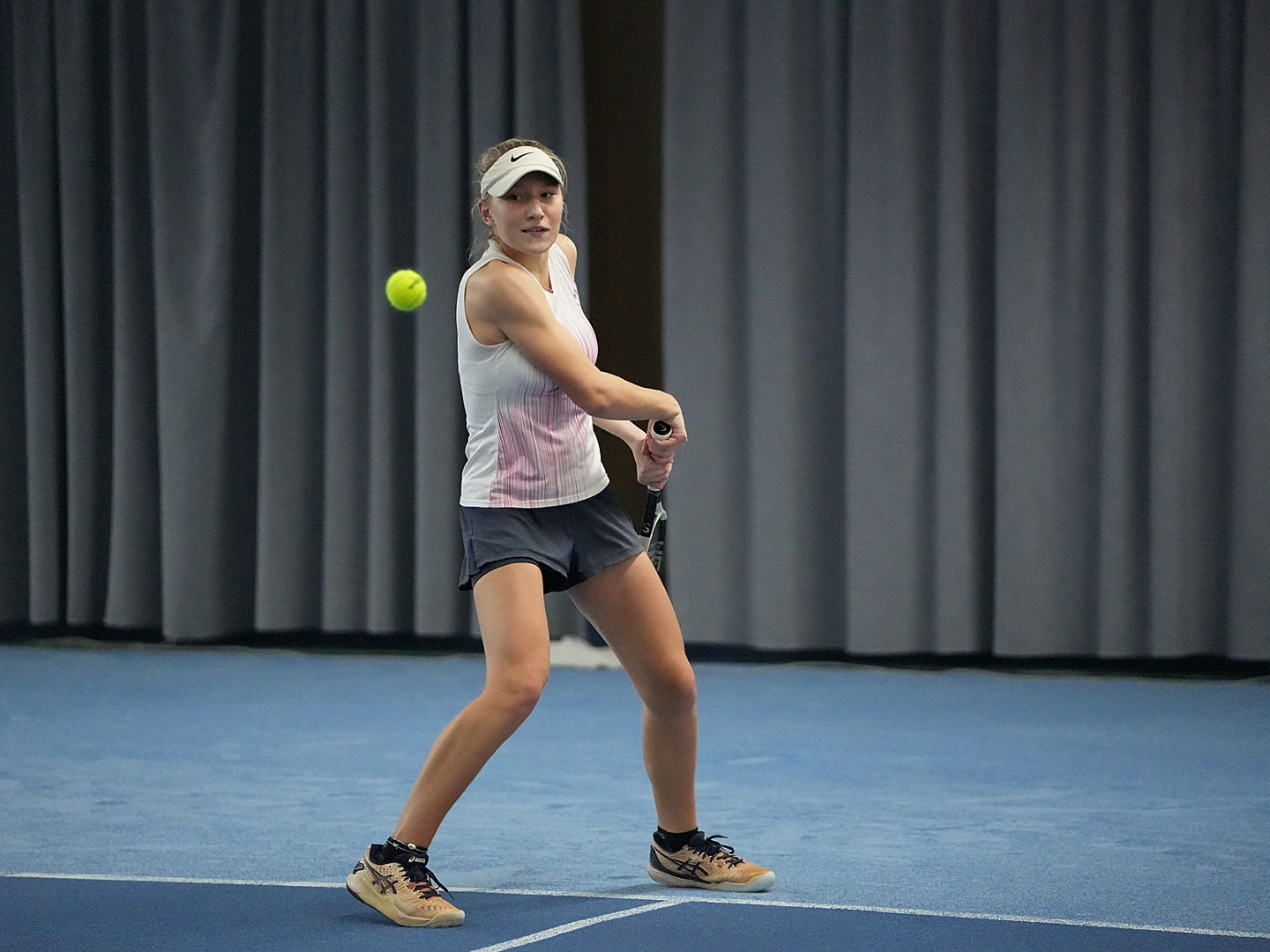 Maja Schweika bei den Westfälischen Tennis-Hallenmeisterschaften