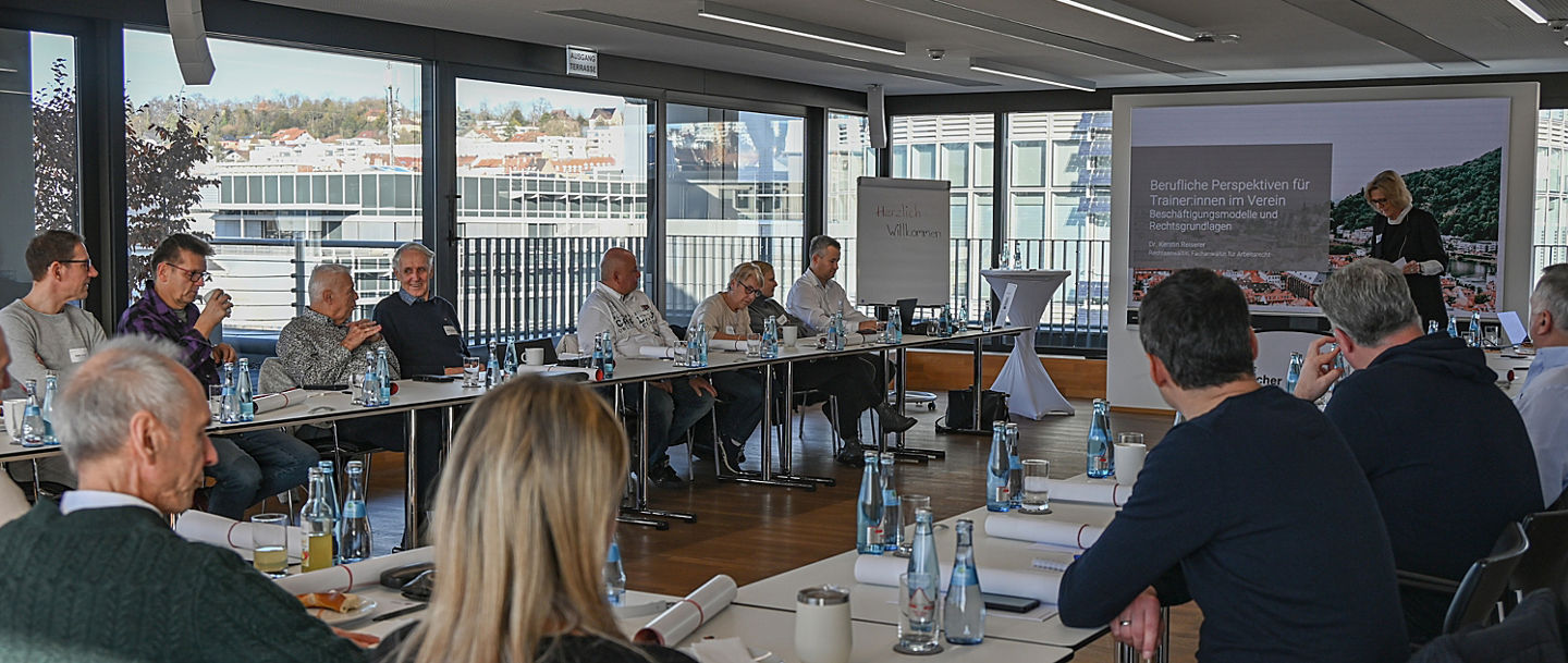 Räumlichkeit des Vereinsdialogs mit Teilnehmenden