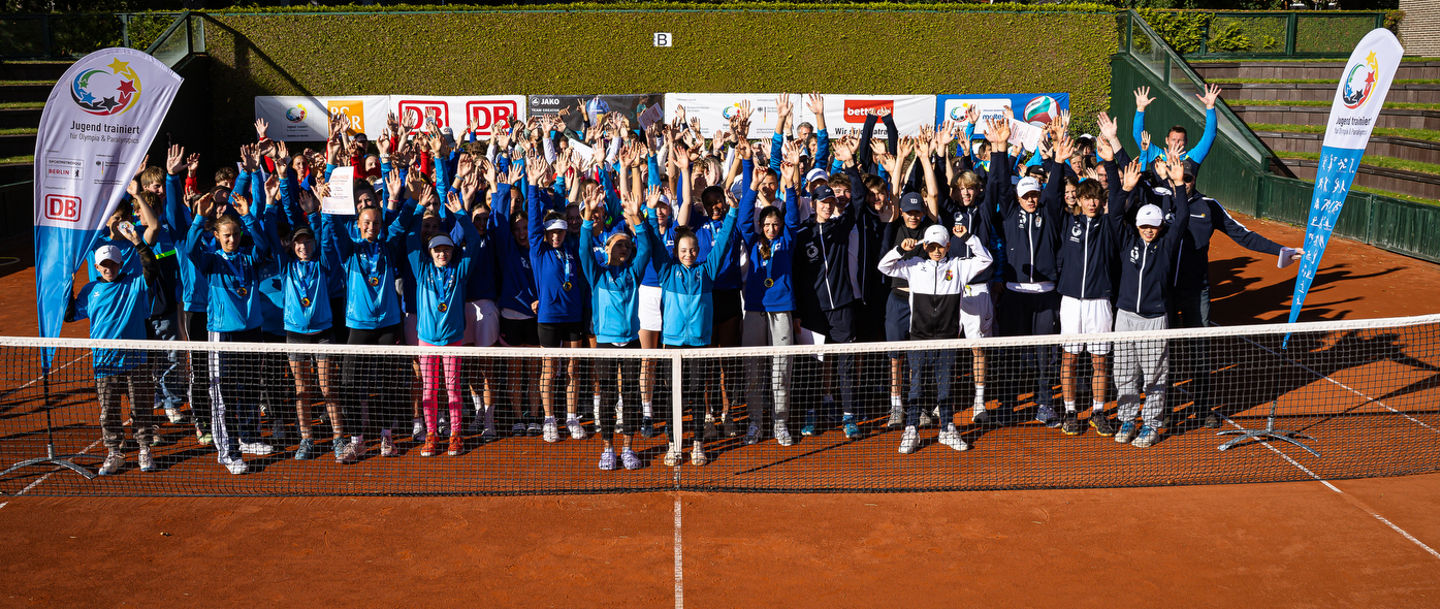 Alle Siegerinnen und Sieger 2025, Jugend trainiert für Olympia - Herbstfinale Tennis 2025, Berlin, TC 1899 Blau-Weiss Berlin e.V., 24.09.2025, Foto: Claudio Gärtner