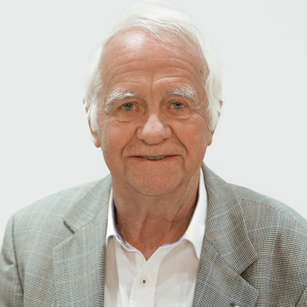 Dr. Helmut Lütcke