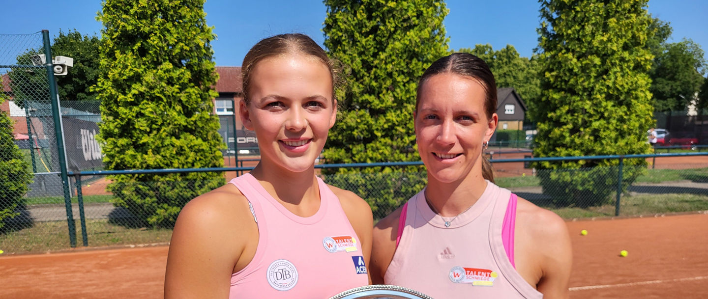 Eva Bennemann und Chef-Verbandstrainerin Dinah Pfizenmaier.