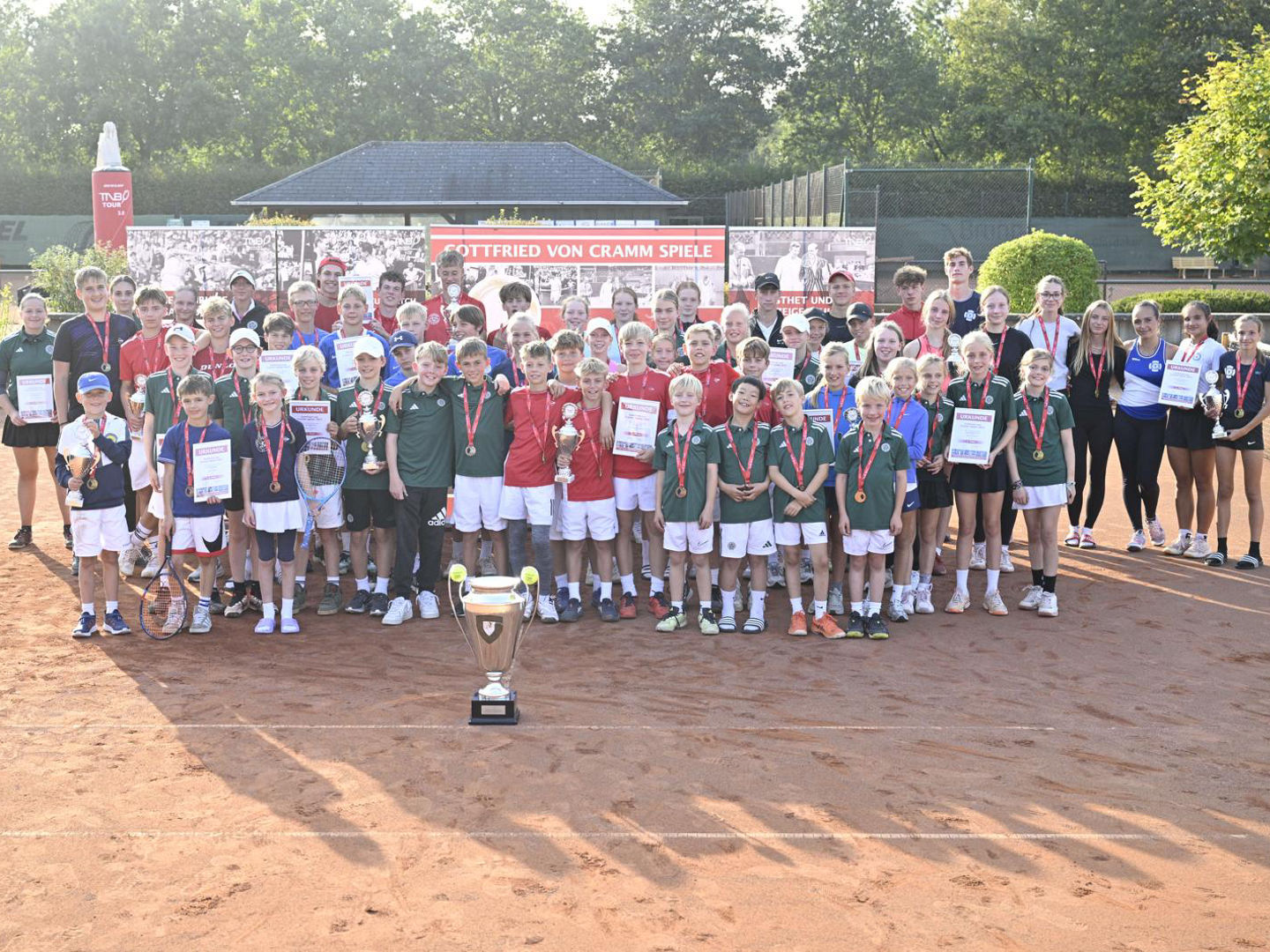 Teilnehmer auf dem Platz