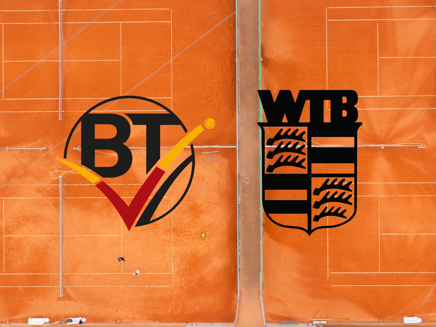 BTV- und WTB-Logo mit Tennisplatz im Hintergrund