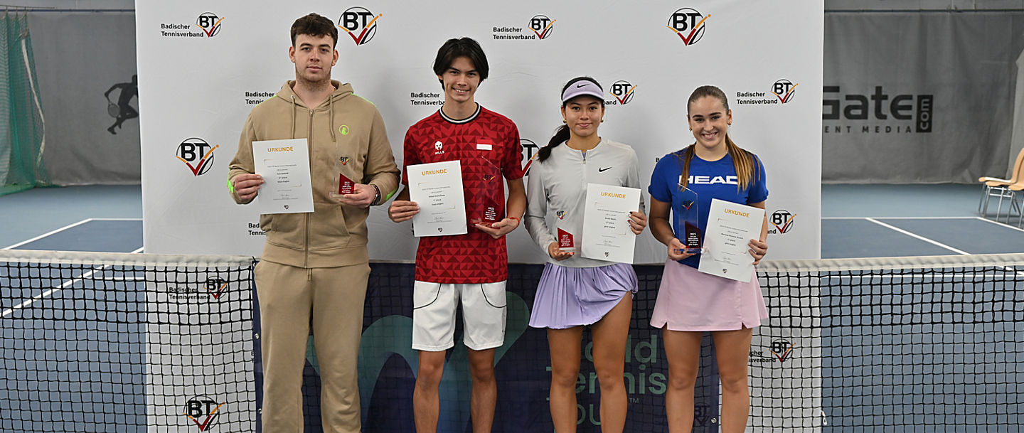 Gruppenfoto der Finalist:innen vor der BTV-Logowand