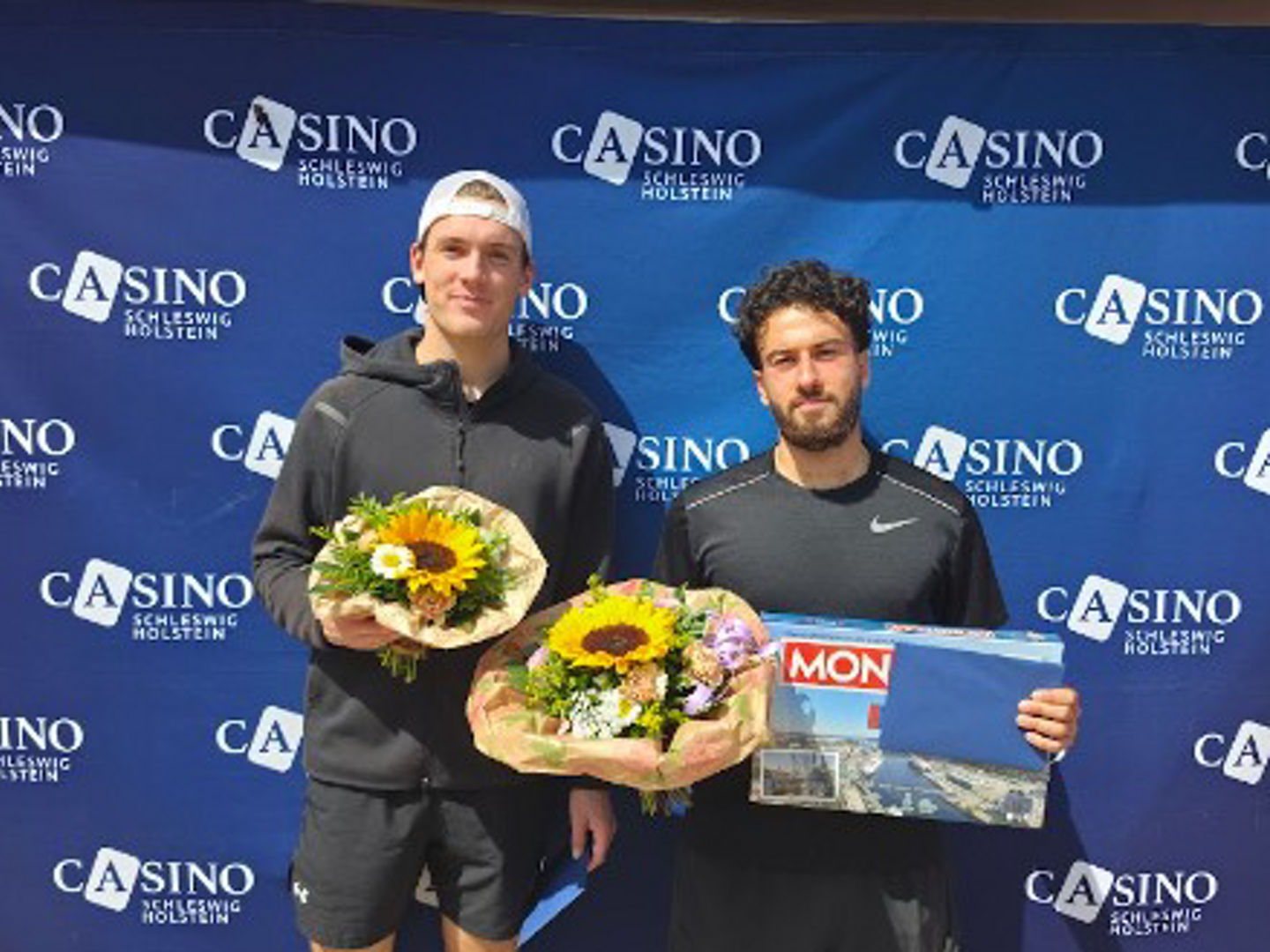 Kiyan Santino Kasemi (r.) holte bei den Herren den Titel gegen Max Stenzer