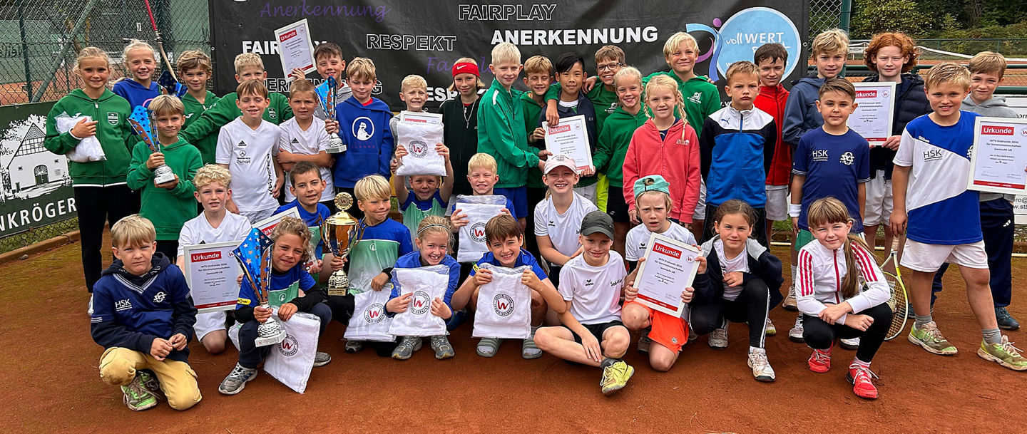 Die Teilnehmerinnen und Teilnehmer der U8 und U10 Endrunde beim TC Brackwede in Bielefeld