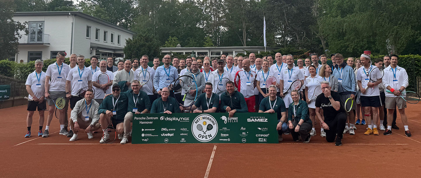 Gruppenbild von allen Teilnehmern
