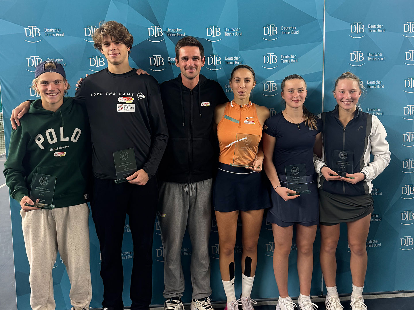 WTV-Talentschmiede bei der Doppelsiegerehrung der Deutschen Jugend-Hallenmeisterschaften.