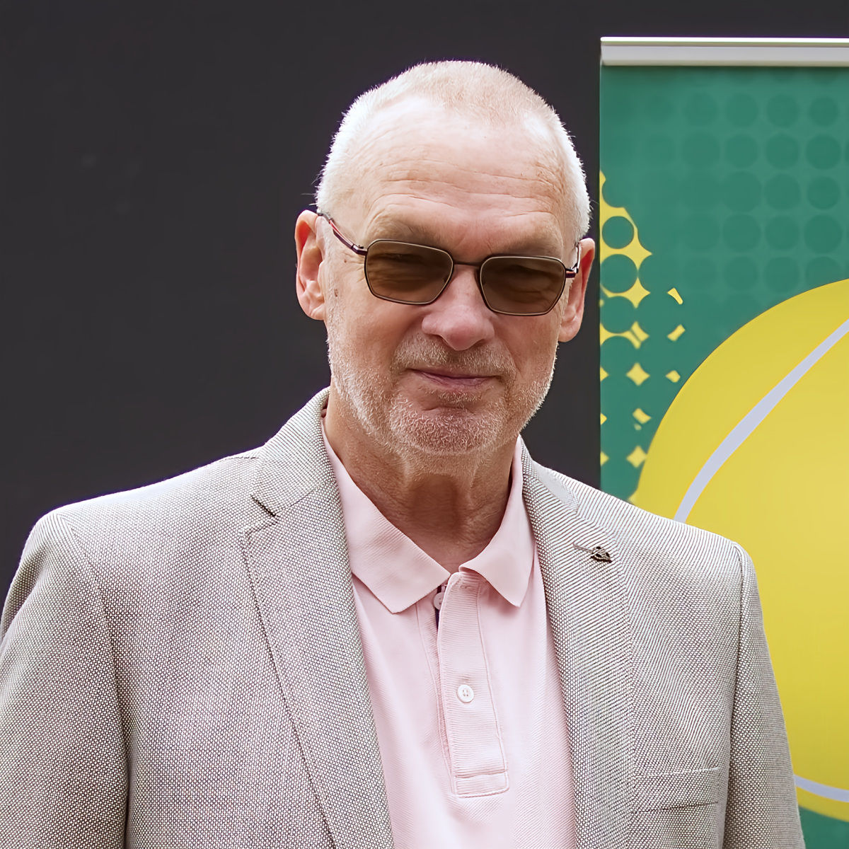 Dr. Jörg Behrenroth