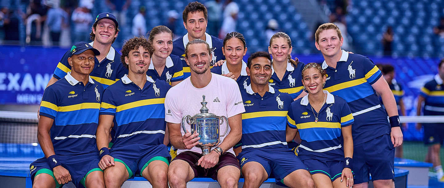 Alexander Zverev of Germany celebrates the win of the title together with his team during the 2026 US Open - Tennis Championships, 13.9.2026 in New York (USTA Billie Jean King National Tennis Center), United States of America