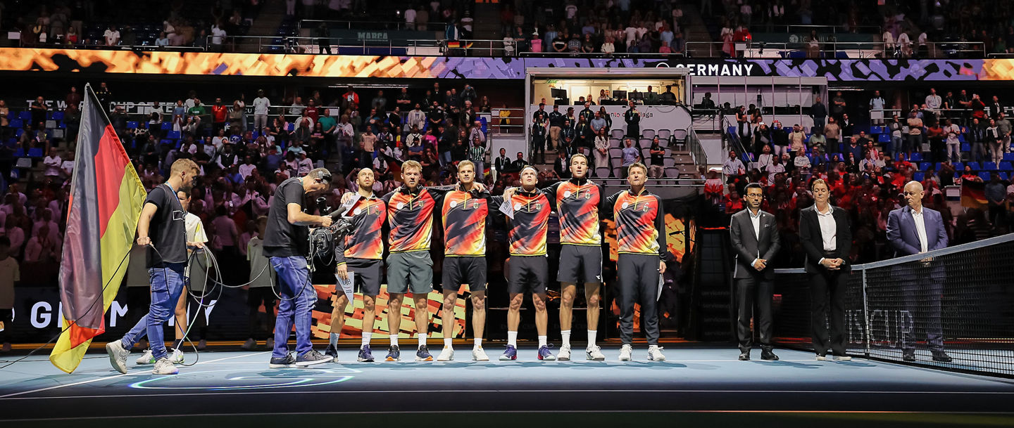 Das deutsche Davis Cup Team beim letzten Auftritt in Málaga (Tim Pütz, Kevin Krawietz, Yannick Hanfmann, Daniel Altmaier, Jan-Lennard Struff, Michael Kohlmann)