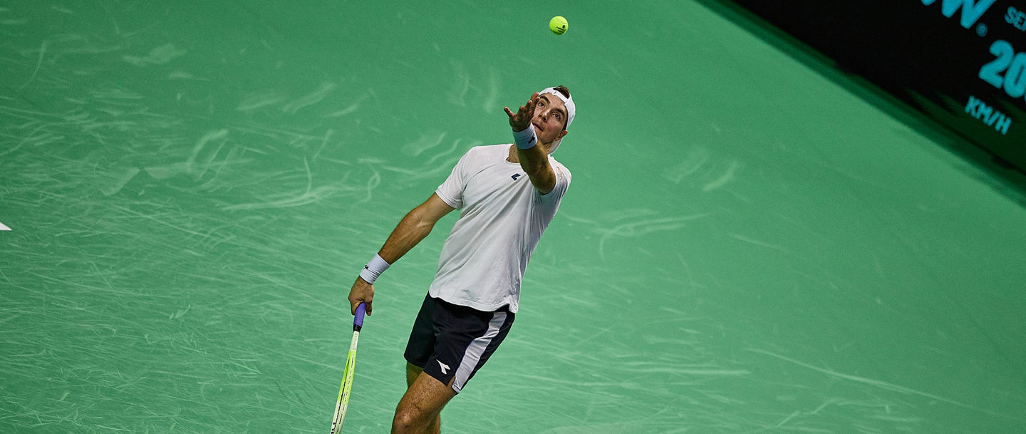 Struff unterliegt in drei Sätzen