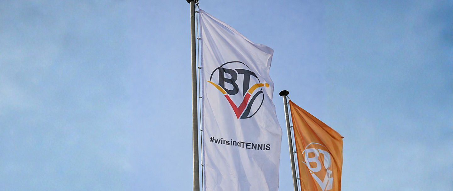 BTV-Flaggen wehen im Wind