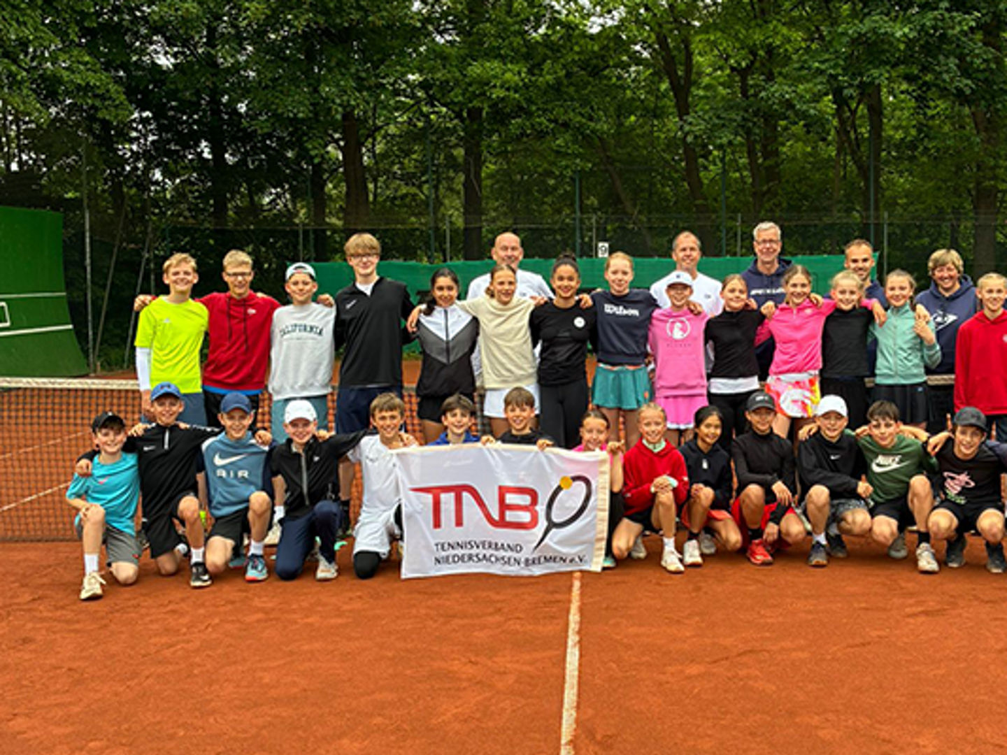 Starker Auftritt auf nordostdeutscher Ebene: Die TNB-Teilnehmerinnen und -Teilnehmer der Nordostdeutschen Jugendmeisterschaften 2026.