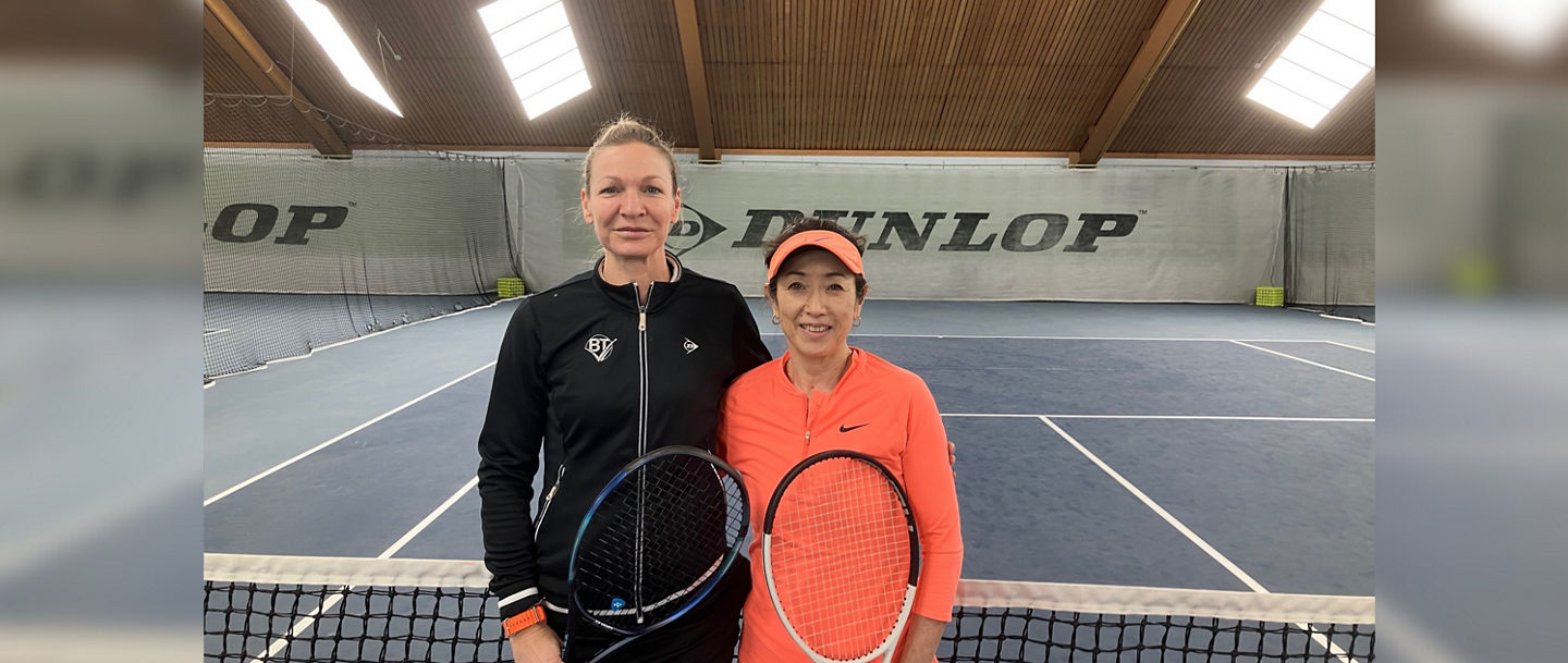 Barbara Schmitt und Akiko Schell-Maeda bei der Siegerehrung