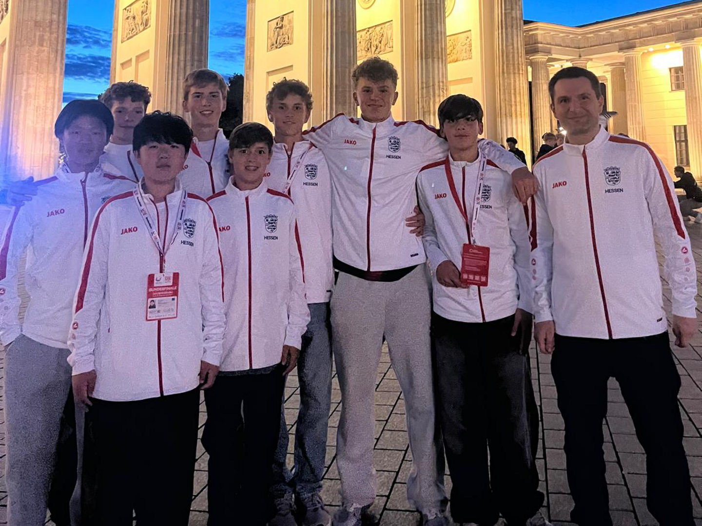 v.l.n.r.: Subin Choi, Max Neumann, Philipp Ji, Ferdinand Feilcke, Julian Valenthon, Liam Lüders, Kyrill Kratzer, Alessio Kaiser, Andreas Cipu
