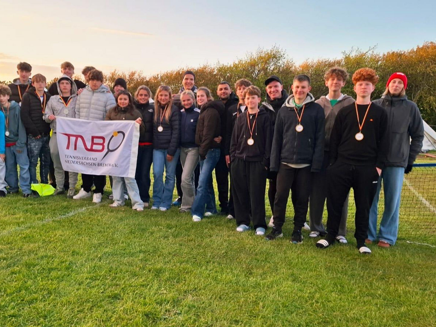 Gruppenfoto: Beach Tennis Camp Lageoog