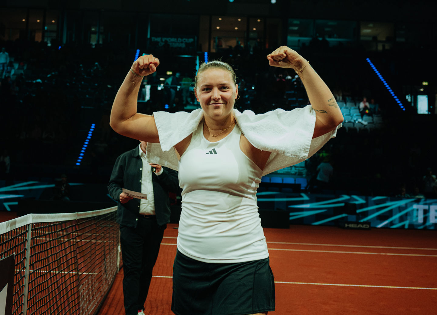 Jule Niemeier jubelt nach ihrem Sieg beim Billie Jean King Cup in Stuttgart 2023.