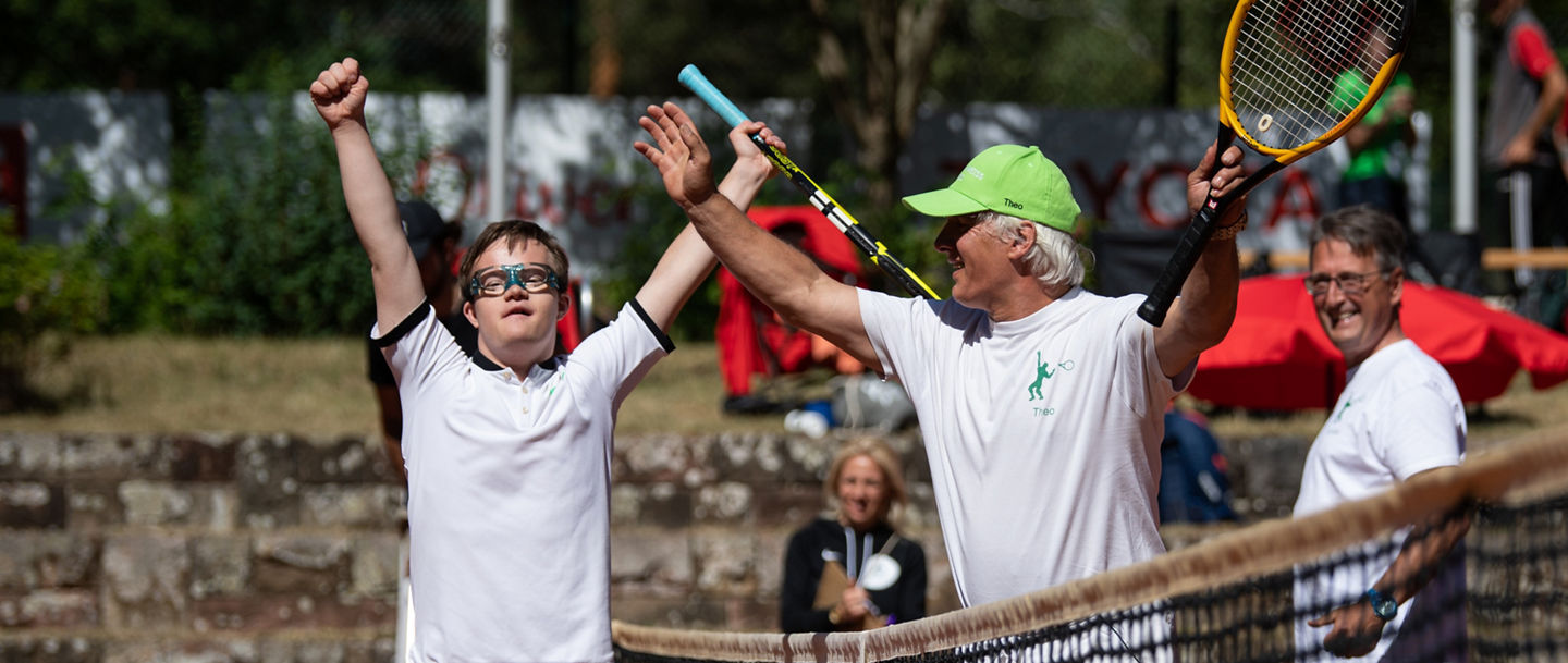 21.06.2022, Nationale Sommerspiele 2022, Berlin, Tennisverein SC Brandenburg, Tennis, Doppel Unified SCHINDLER, SEBASTIAN und KNUTH, THEO (L-R) nach dem Spiel.Foto: LOC/camera4