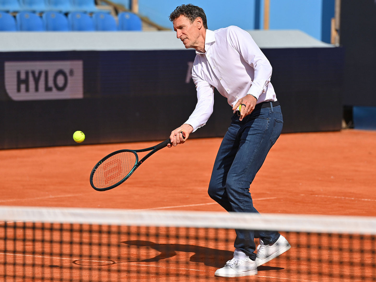 Auf ihn können sich die Besucher:innen des Internationalen DTB Tenniskongress presented by HEAD besonders freuen: Patrick Kühnen!