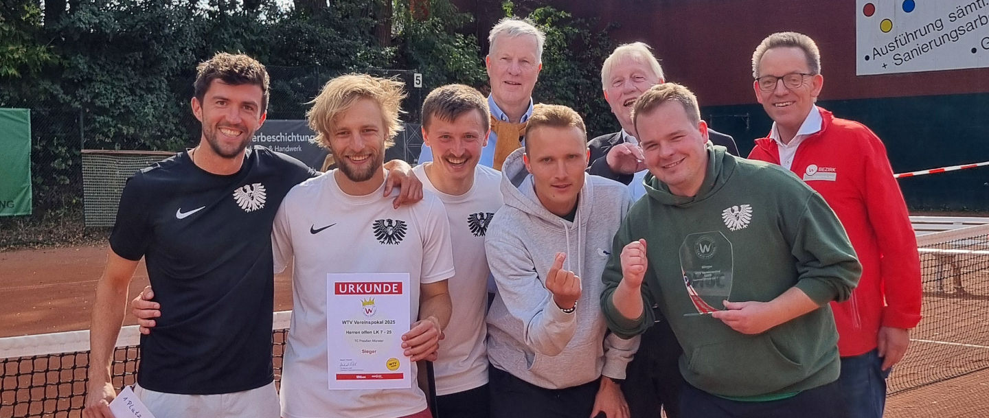 Die Herren des TC Preußen Münster bei der Siegerehrung.