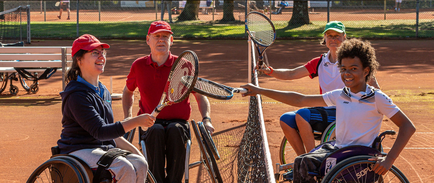 Rollstuhltennis_Doppel_Abklatschen