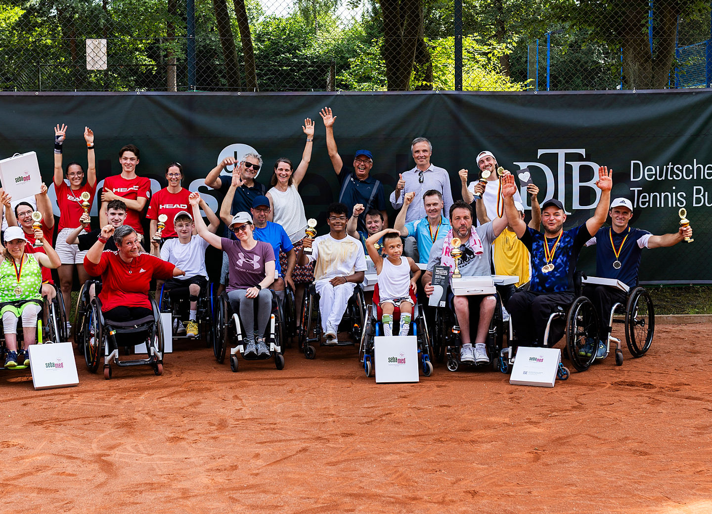 Drei Tage lang gaben die besten deutschen Rollstuhltennisspieler:innen alles, um am Ende die Deutschen Meisterschaften 2025 für sich zu entscheiden. 