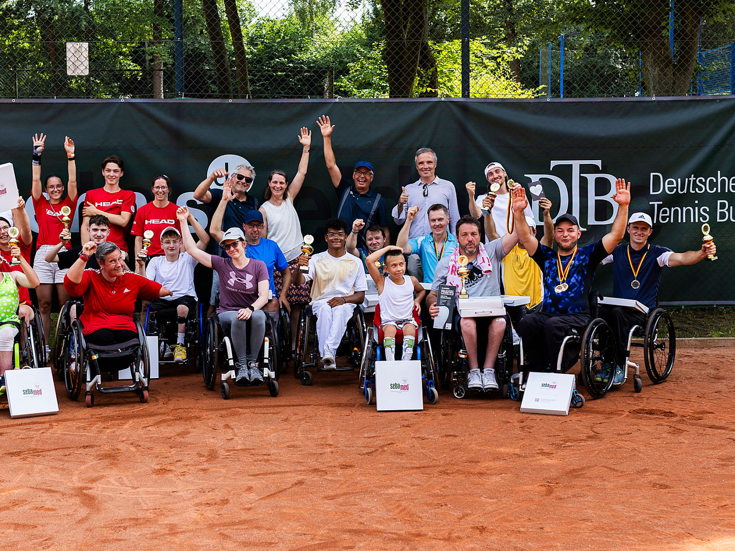 Drei Tage lang gaben die besten deutschen Rollstuhltennisspieler:innen alles, um am Ende die Deutschen Meisterschaften 2025 für sich zu entscheiden. 