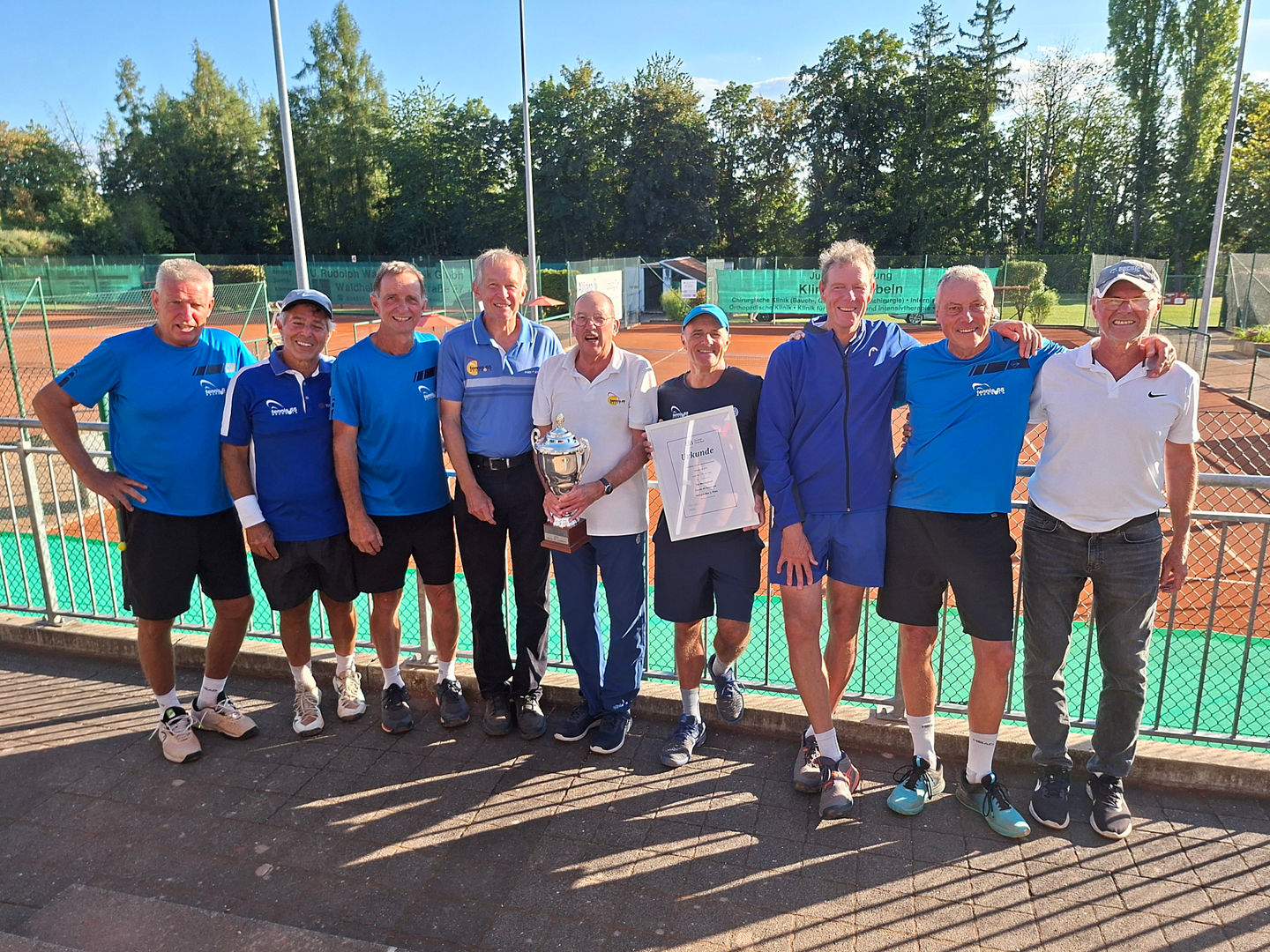 Das Siegerteam der AK 65: TC 65 Eschborn