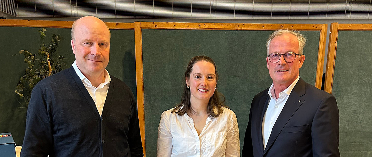 Neues Sportgericht: Vorsitzende Dr. Lena von Zech (m.) und Beisitzer Prof. Dr. Florian Becker (l.)