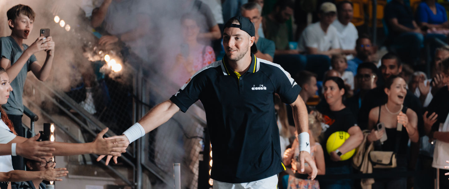 „The Thunder“ Jan-Lennard Struff beim Einlauf in die Frankfurter Süwag Energie Arena. 