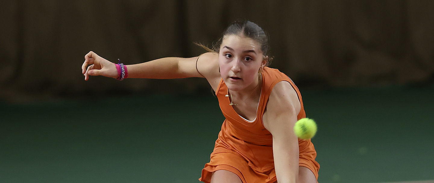 Nia Estell Nikolov startet direkt im Hauptfeld