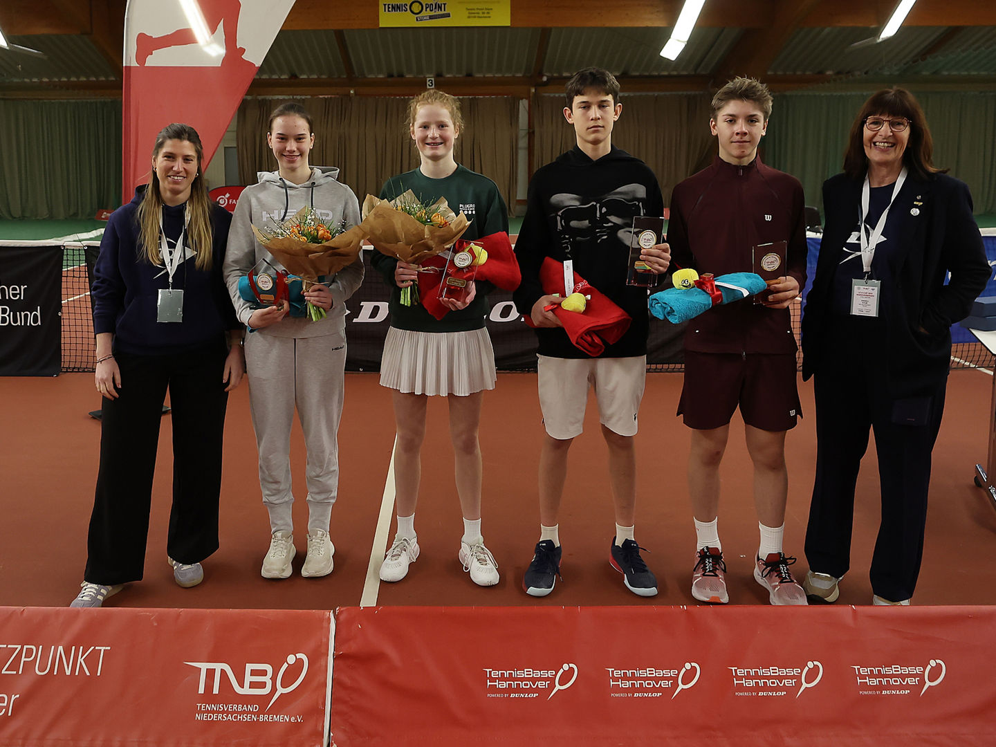 Die Siegerinnen, Sieger und Finalisten des TE Cup der Nordverbände bei der Siegerehrung.