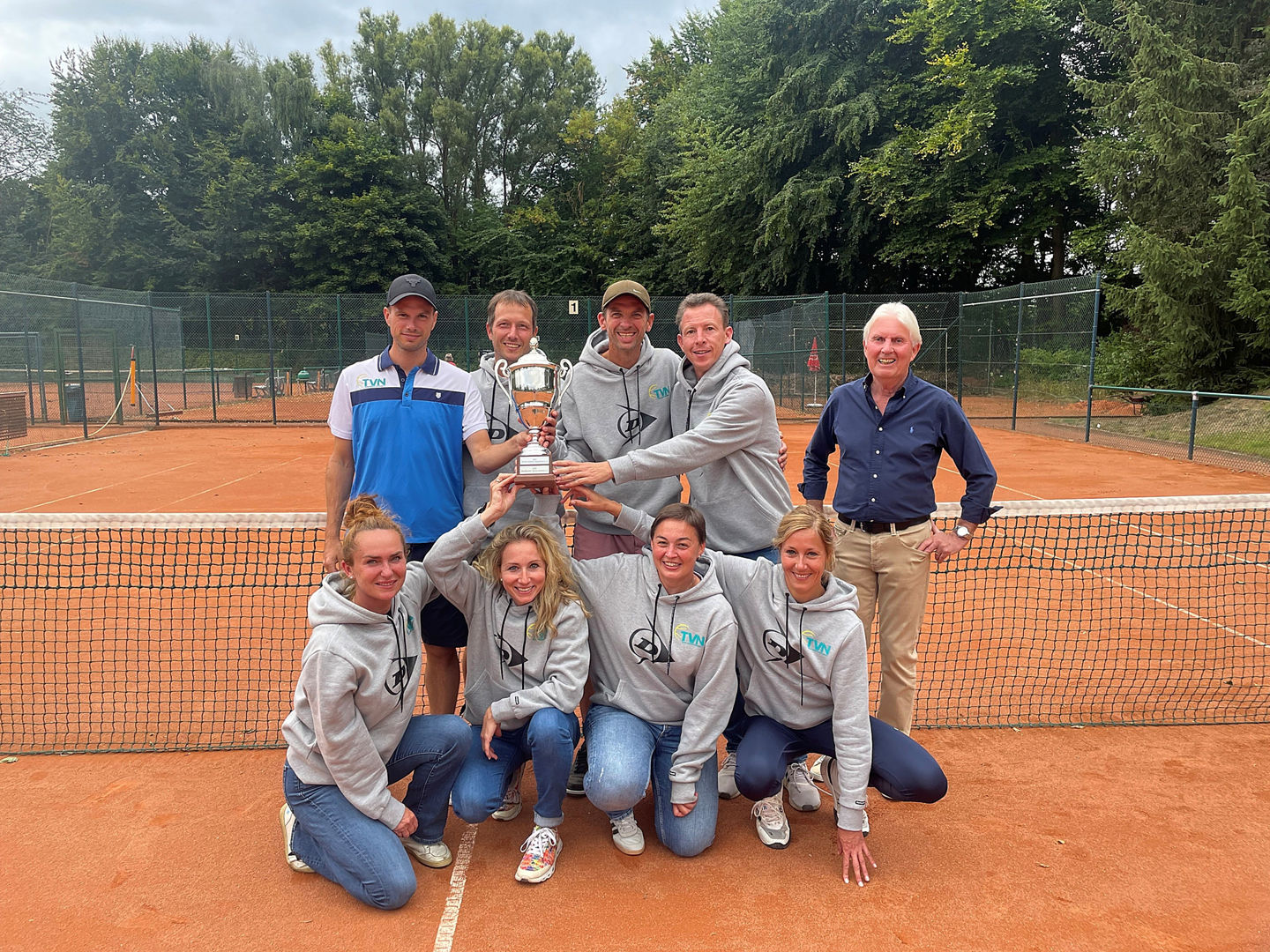 Der TVN (Tennis-Verband Niederrhein) gewinnt den Walther Rosenthal-Pokal
