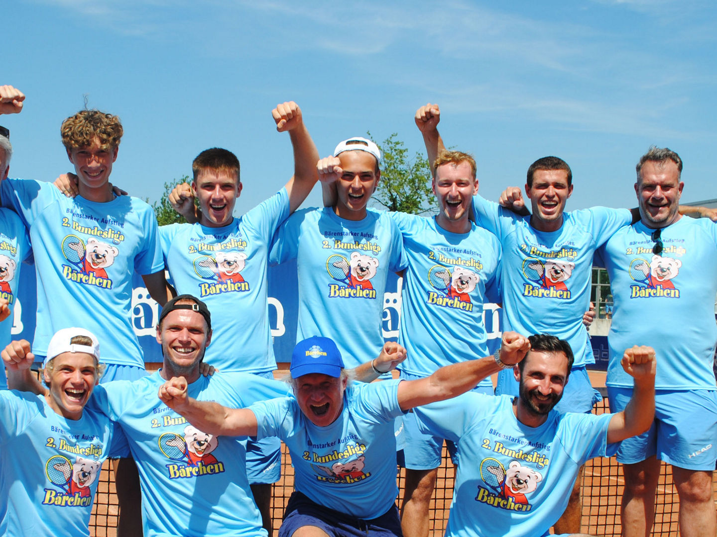 Mit sieben Siegen aus sieben Spielen stieg das Teams des Tennispark Bärchen Versmold souverän auf