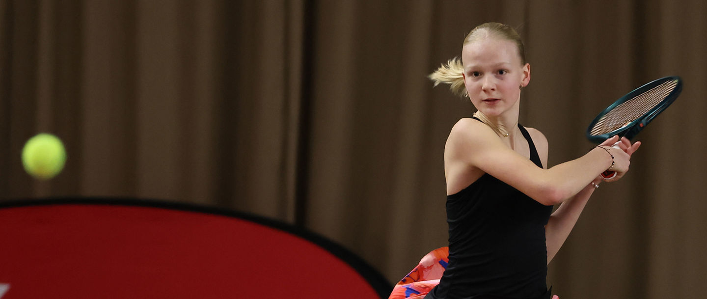 Charlotta Sturdy gewann das U12-Finale