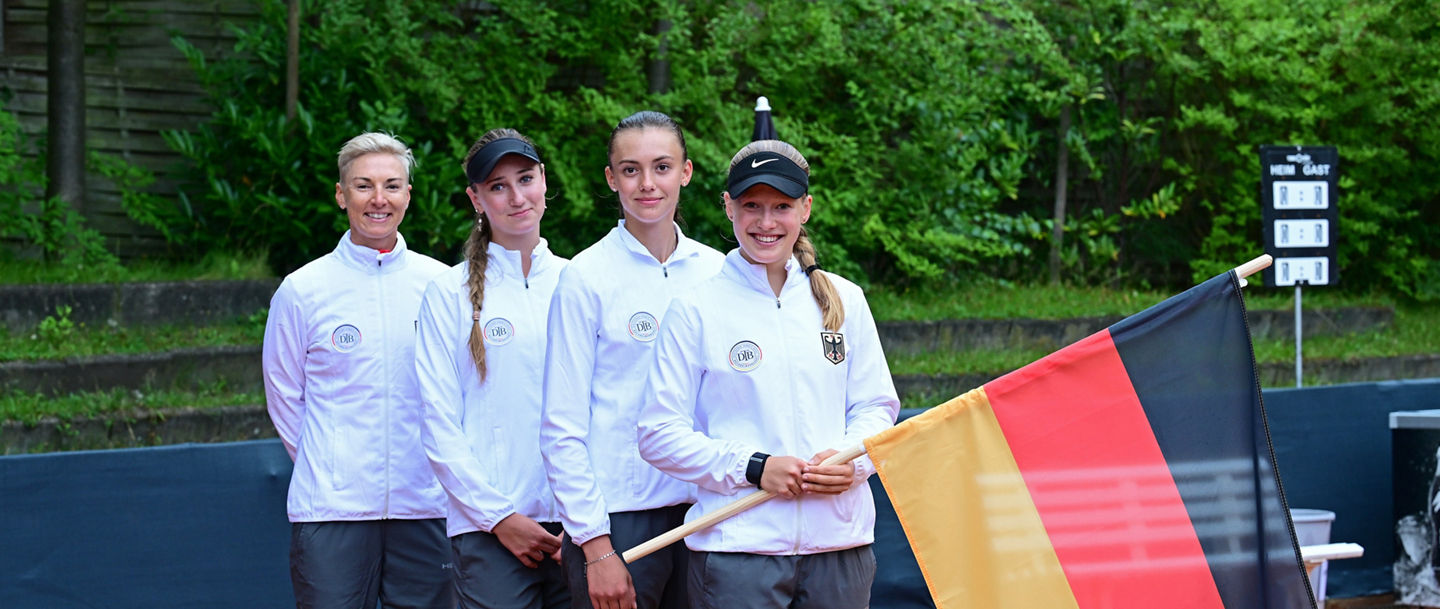 v.l. Bundestrainerin Jasmin Woehr, Tamina Kochta, Francesca Parcelli, Emilia Carlotta Brune, Tennis Team Deutschland Hamburg, 17.07.2025, Tennis, WTA 250, MSC Hamburg Ladies Open 2025, Girls U16 Europe Summer Cup 2025