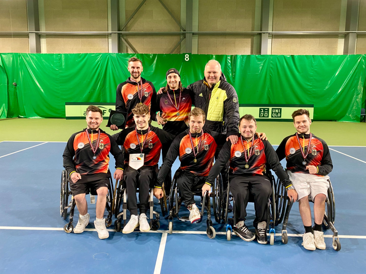 Teamfoto der deutschen Rollstuhltennisnationalmannschaft (Herren/Quad)